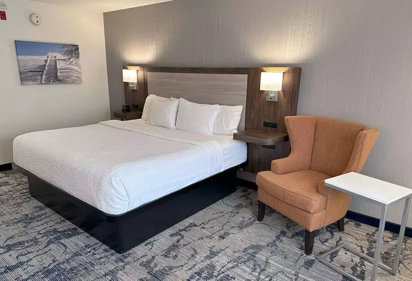 Отель La Quinta By Wyndham Milwaukee Sw New Berlin