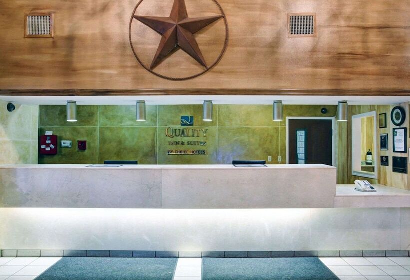 فندق Quality Inn & Suites Airport