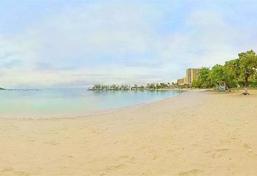 هتل Rooms On The Beach Ocho Rios