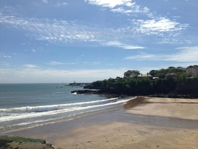 בית מלון כפרי The Strand Inn