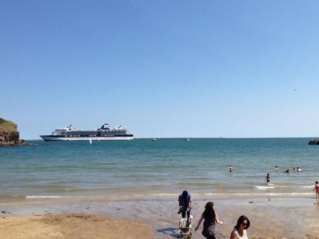 בית מלון כפרי The Strand Inn