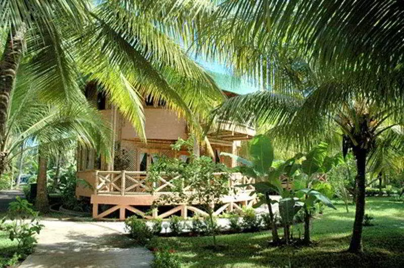 هتل Timarai Bamboo Resort