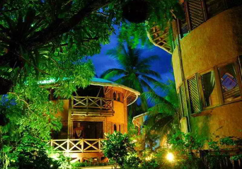 هتل Timarai Bamboo Resort
