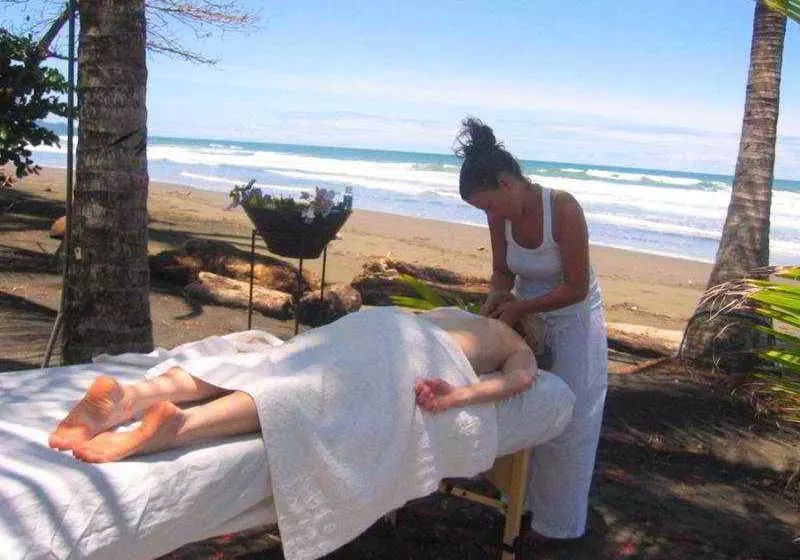 هتل Timarai Bamboo Resort