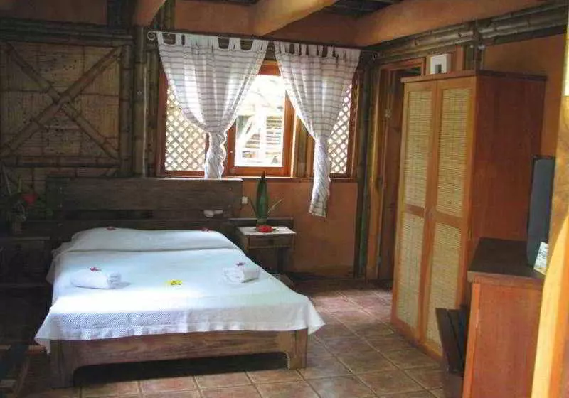 هتل Timarai Bamboo Resort