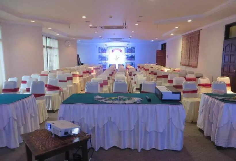 هتل Toraja Heritage