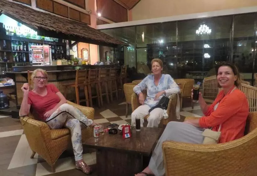 هتل Toraja Heritage