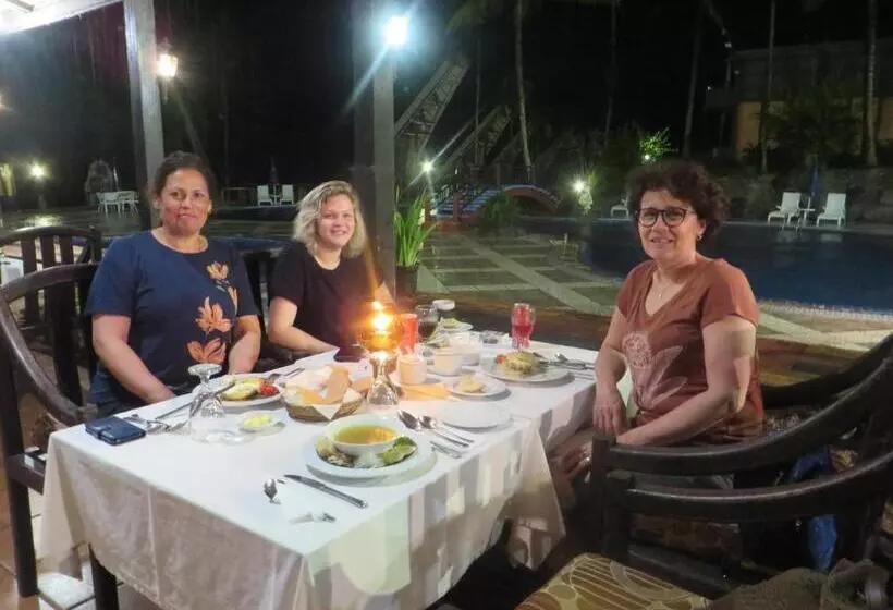 هتل Toraja Heritage