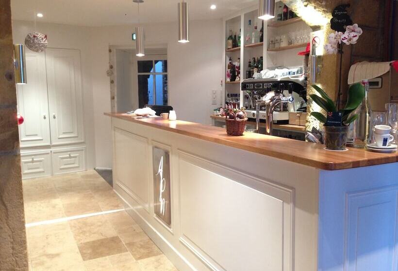 בית מלון כפרי Aux Prisons De Montagny