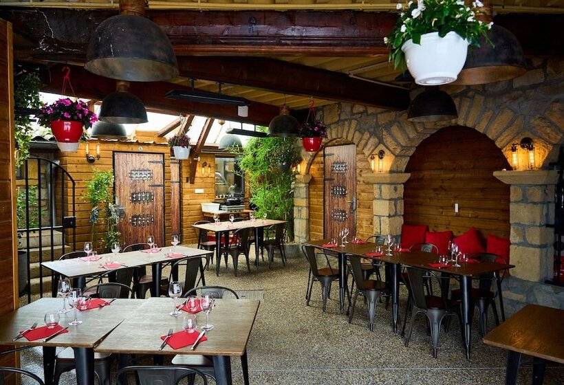 בית מלון כפרי Aux Prisons De Montagny