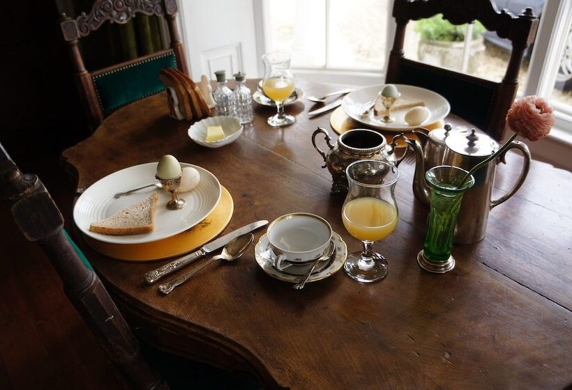 هتل Cedar House Boutique B&b