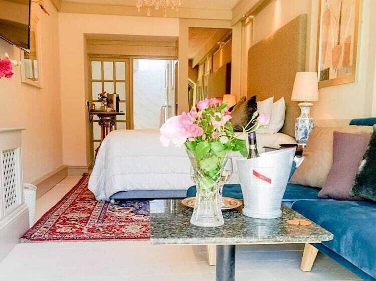 هتل Cedar House Boutique B&b