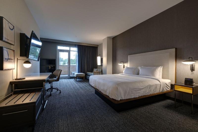 فندق Courtyard By Marriott Iowa City University Heights