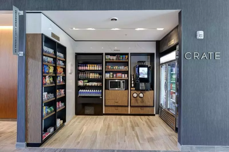 ホテル Courtyard By Marriott Iowa City University Heights