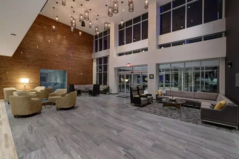 ホテル Courtyard By Marriott Iowa City University Heights