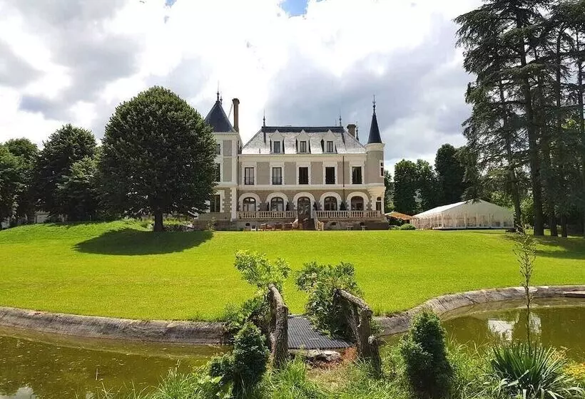 ホテル Eclosion Château Hôtel & Restaurant