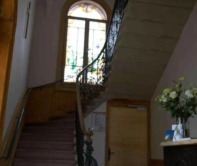 ホテル Eclosion Château Hôtel & Restaurant