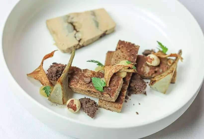 ホテル Eclosion Château Hôtel & Restaurant