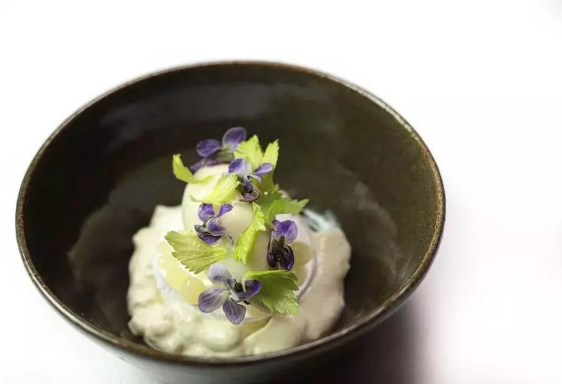 ホテル Eclosion Château Hôtel & Restaurant