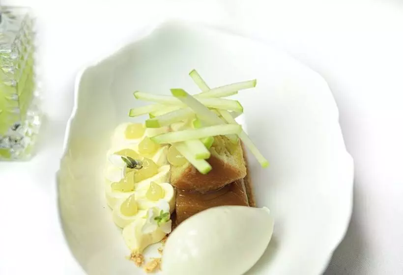 ホテル Eclosion Château Hôtel & Restaurant