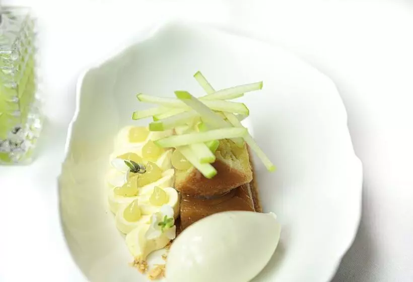 ホテル Eclosion Château Hôtel & Restaurant