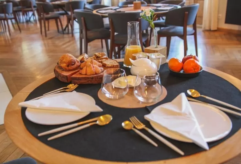 ホテル Eclosion Château Hôtel & Restaurant