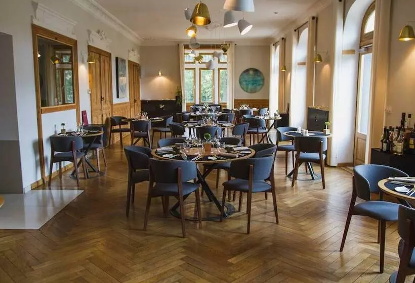 ホテル Eclosion Château Hôtel & Restaurant