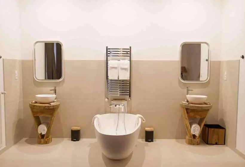 ホテル Eclosion Château Hôtel & Restaurant