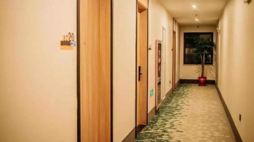 Hotelli Greentree Inn Taizhou Xinghua City Zhouzhuang Town