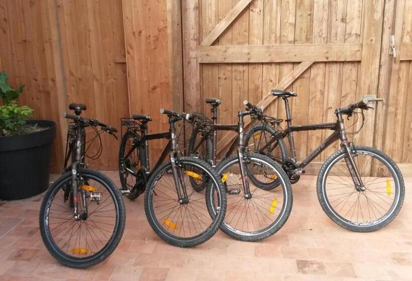 فندق La Ferme Aux Charmes