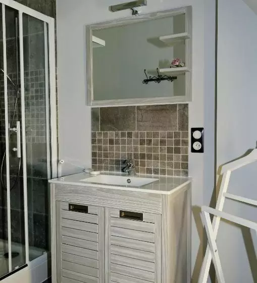 Hotelli La Ferme Aux Charmes