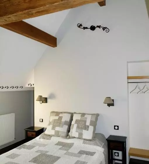 Hotelli La Ferme Aux Charmes