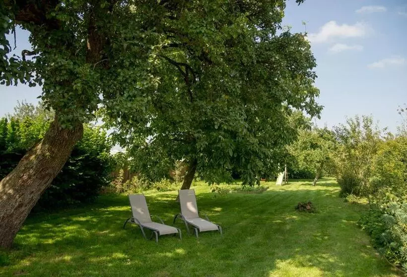 Hotelli La Ferme Aux Charmes