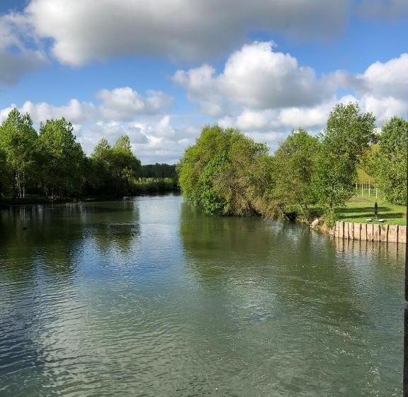 فندق Moulin De La Chevriere