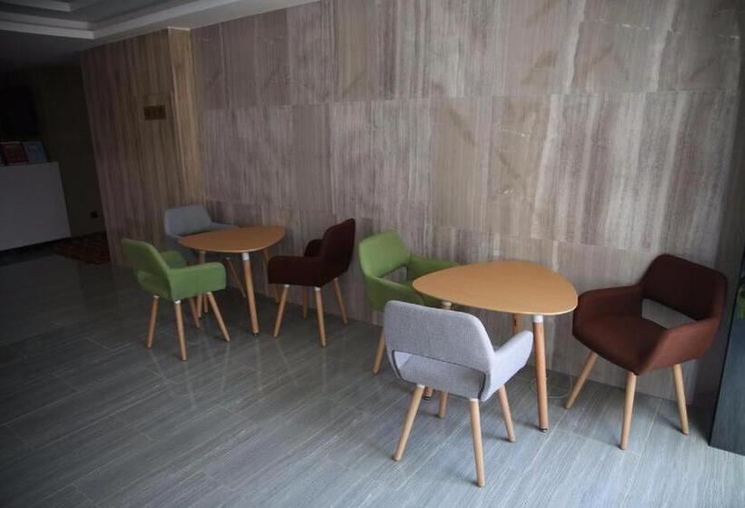 Pai Hotel Zhenjiang Railway Station South Square