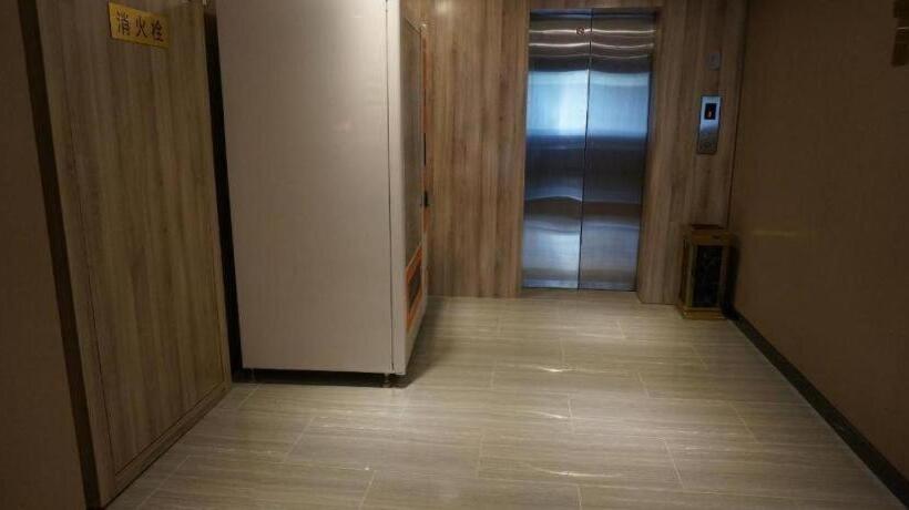 Pai Hotel Zhenjiang Railway Station South Square