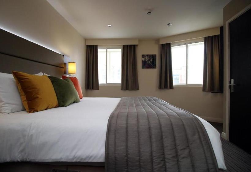 旅馆 Silurian  By Staybc