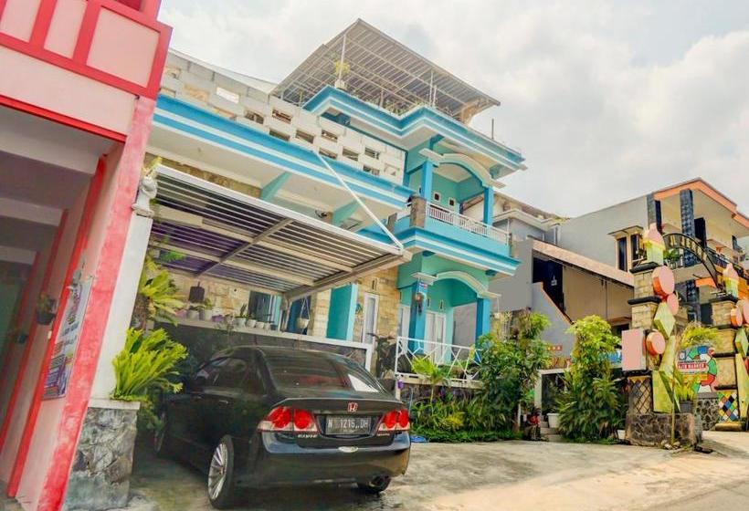 Hotel Oyo 90284 Villa Biru