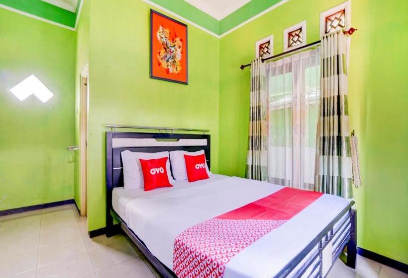 Hotel Oyo 90284 Villa Biru