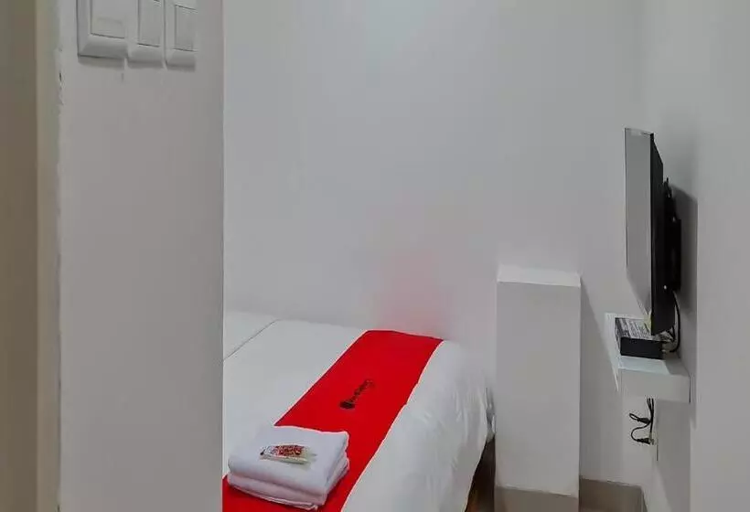 Hotelli Reddoorz Plus @ Batutulis Bogor