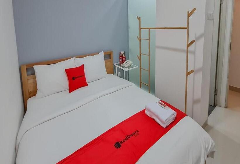 Hotel Reddoorz Plus @ Batutulis Bogor