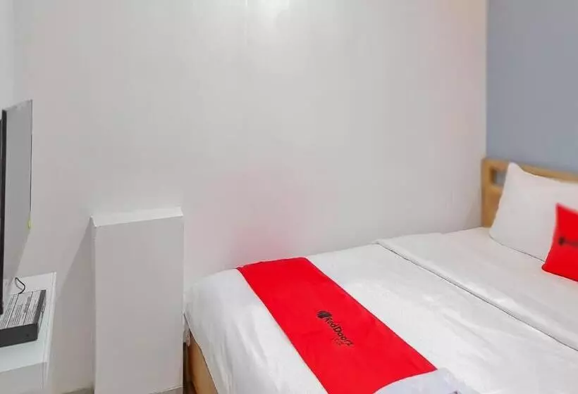 Hotelli Reddoorz Plus @ Batutulis Bogor