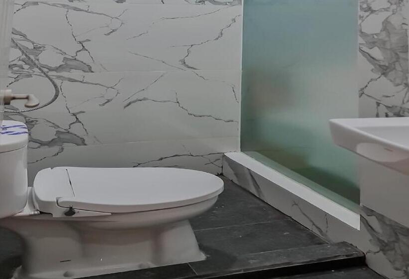 Hotel Reddoorz Plus @ Batutulis Bogor