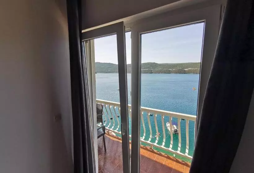 پانسیون Apartmani Leženić M