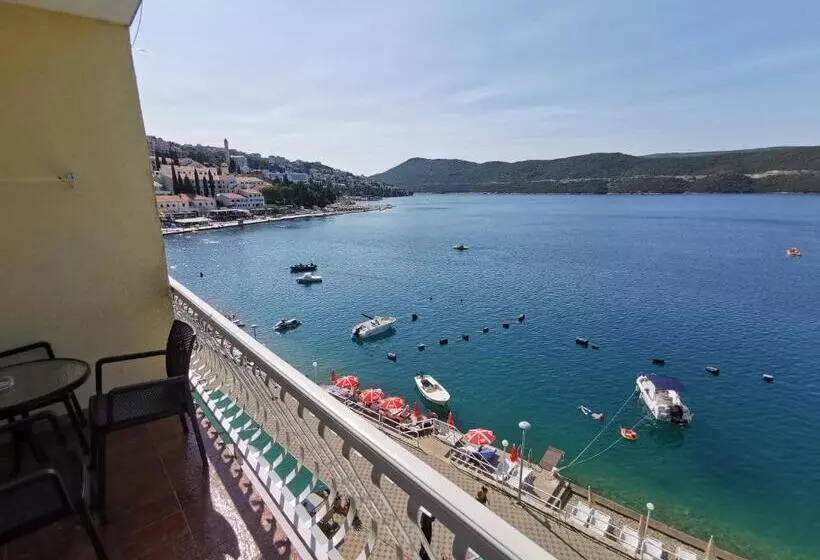 پانسیون Apartmani Leženić M