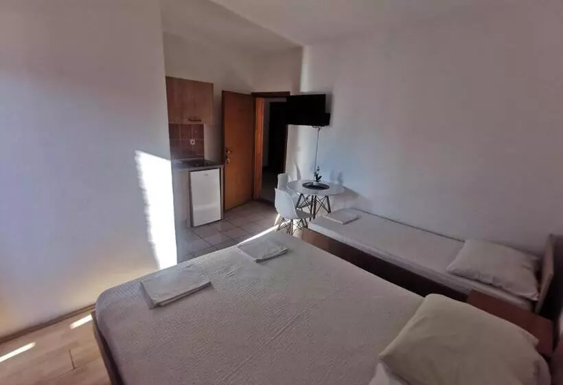 پانسیون Apartmani Leženić M