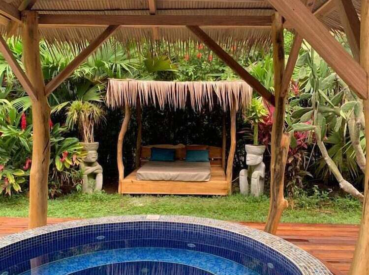 Пансион Casa Mambo