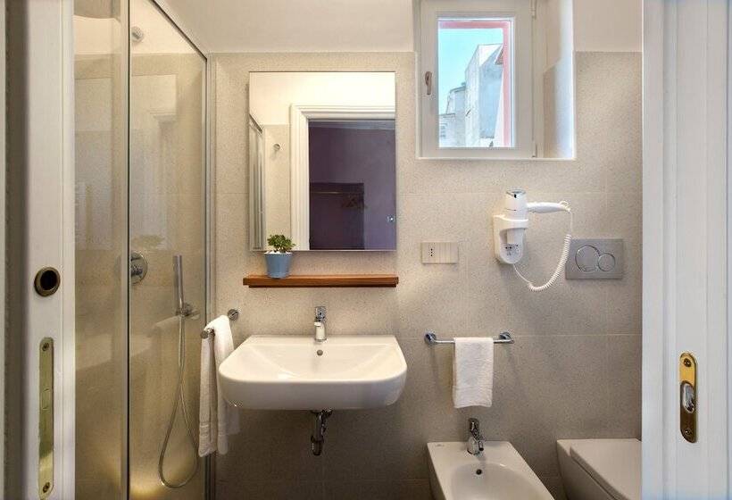 פנסיון Dimora Del Leone Gaeta