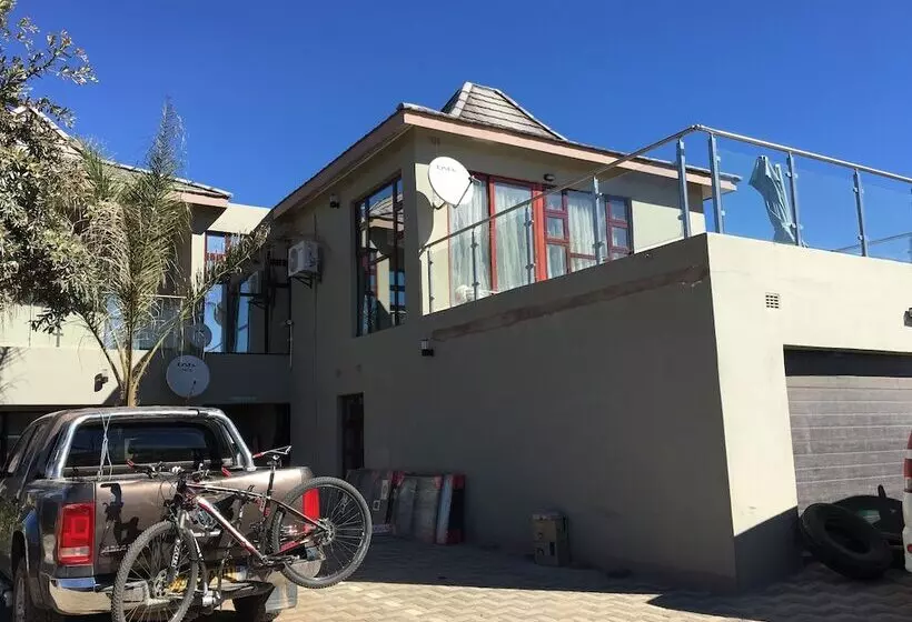 پانسیون Kanyi Guest House