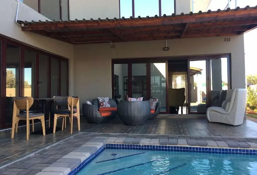 پانسیون Kanyi Guest House